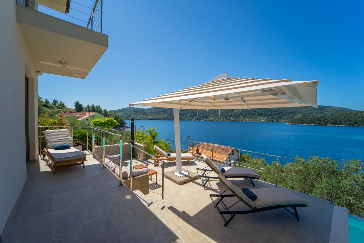 Korčula by season — when to come and what changes